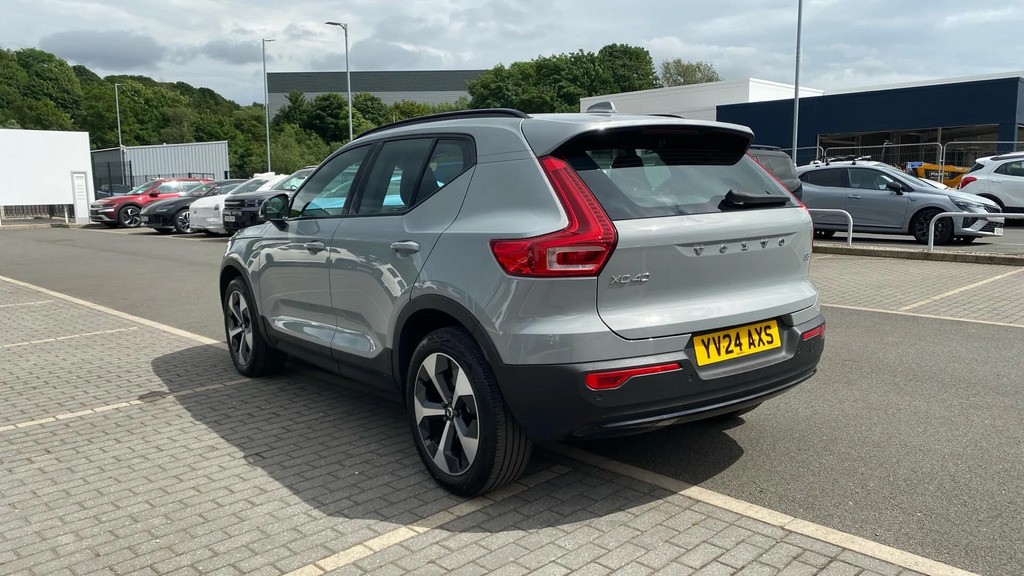 Volvo XC40 2.0 B3p Plus Dark YV24AXS #4