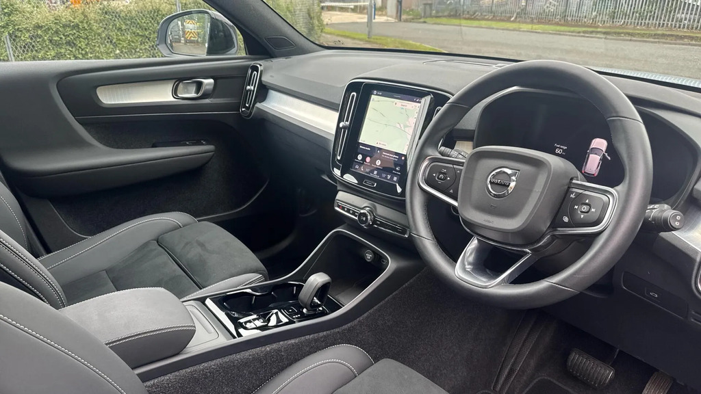 Volvo XC40 2.0 B4p Plus Dark RO75OPZ #4