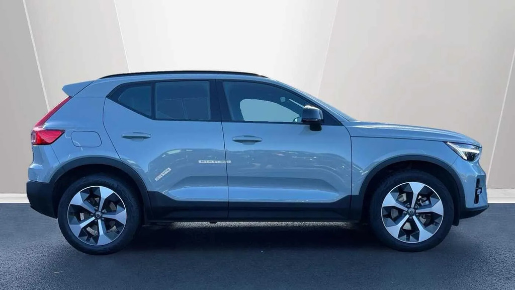 Volvo XC40 2.0 B3p Plus Dark YT26WXA #3