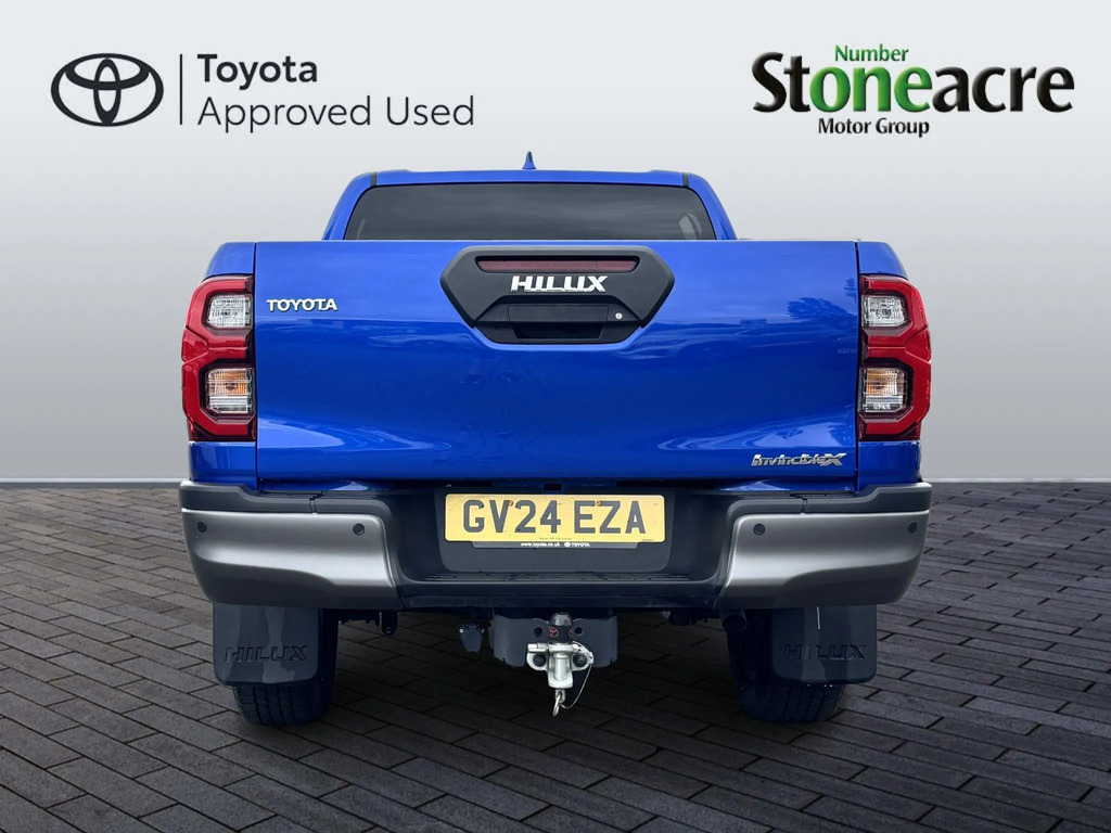 Toyota HILUX Invincible X Dcab Pick Up 2.8 D-4d  #4