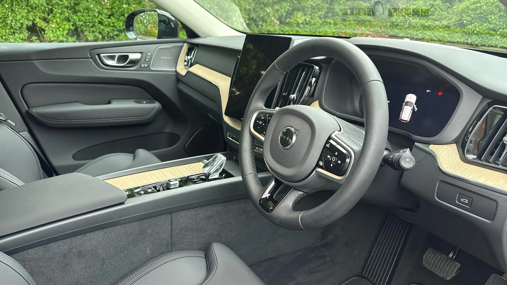 Volvo XC60 2.0 B5 Mhev Plus Pro Awd Euro 6 Ss NV26MGU #4