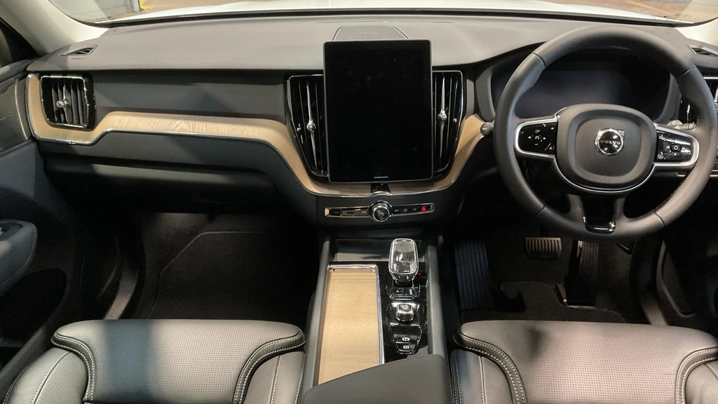 Volvo XC60 2.0 T6 18.8Kwh Plus Pro Awd Euro 6 Ss RE26HJK  #5