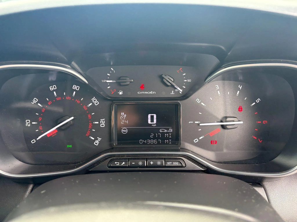 Citroen C3 Aircross Aircross 1.6 Bluehdi Flair Motd To 080723 White #37