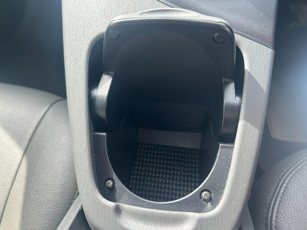 Toyota Prius Hatchback Black #13