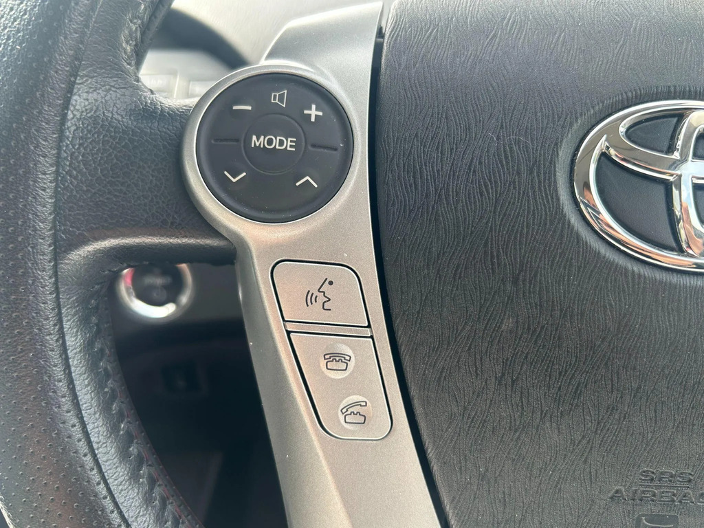 Toyota Prius Hatchback Black #14