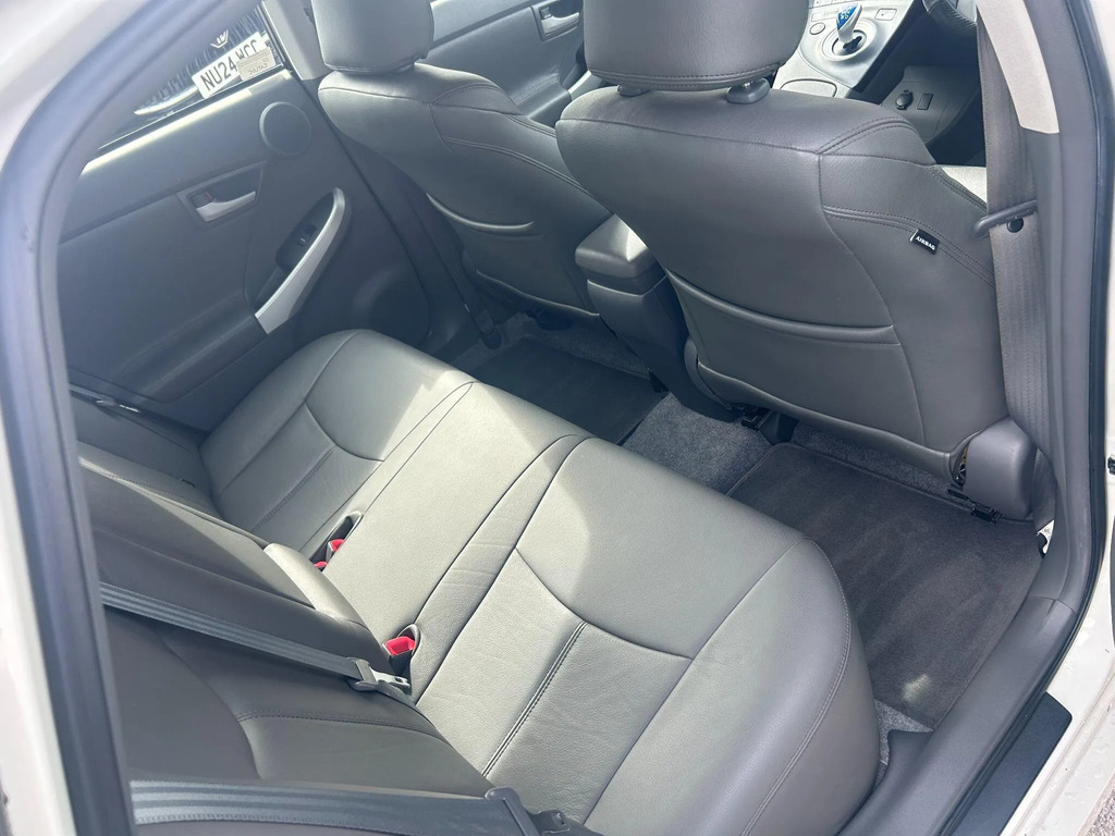 Toyota Prius Hatchback Black #18