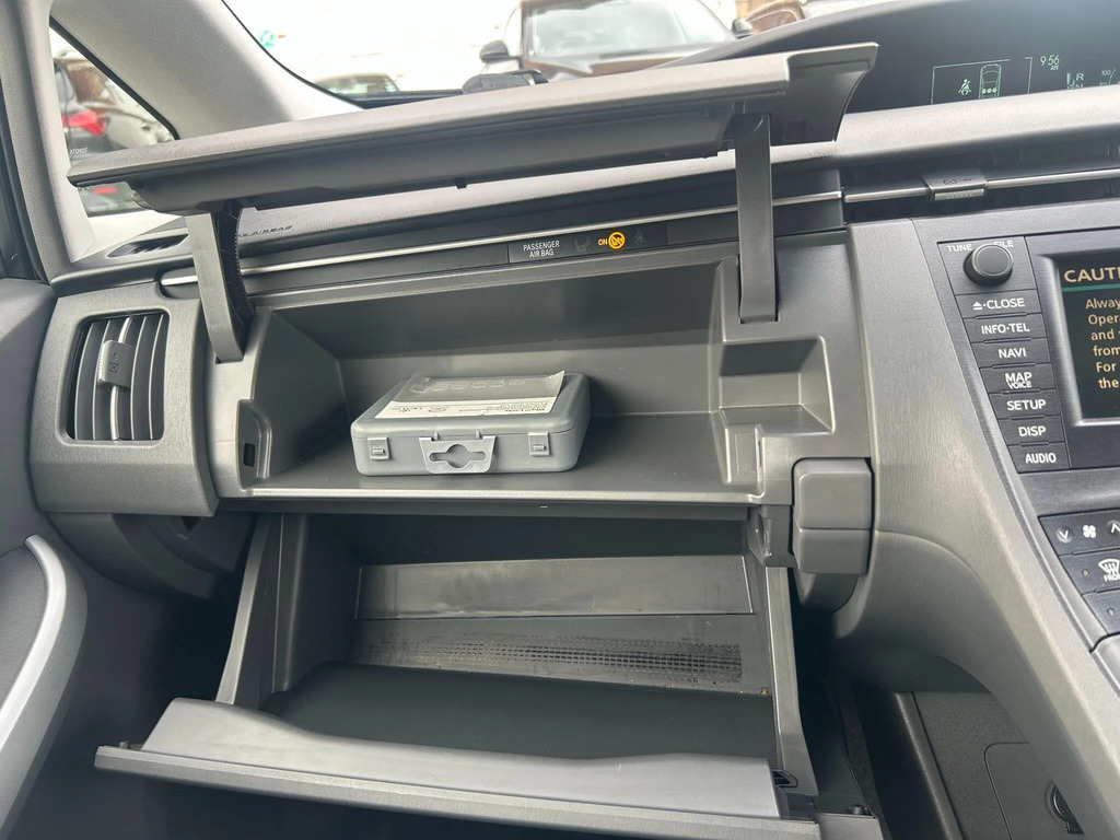 Toyota Prius Hatchback Black #26
