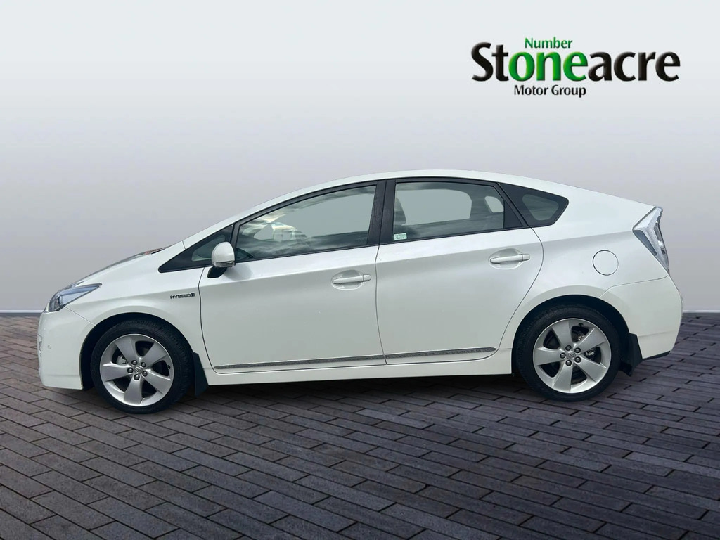 Toyota Prius Hatchback Black #8