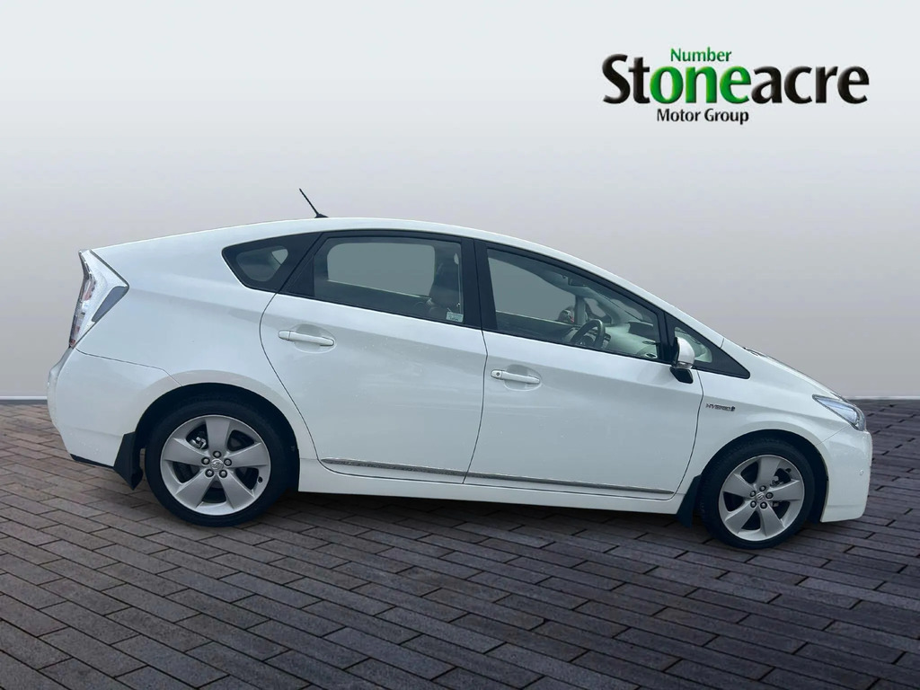Toyota Prius Hatchback Black #7