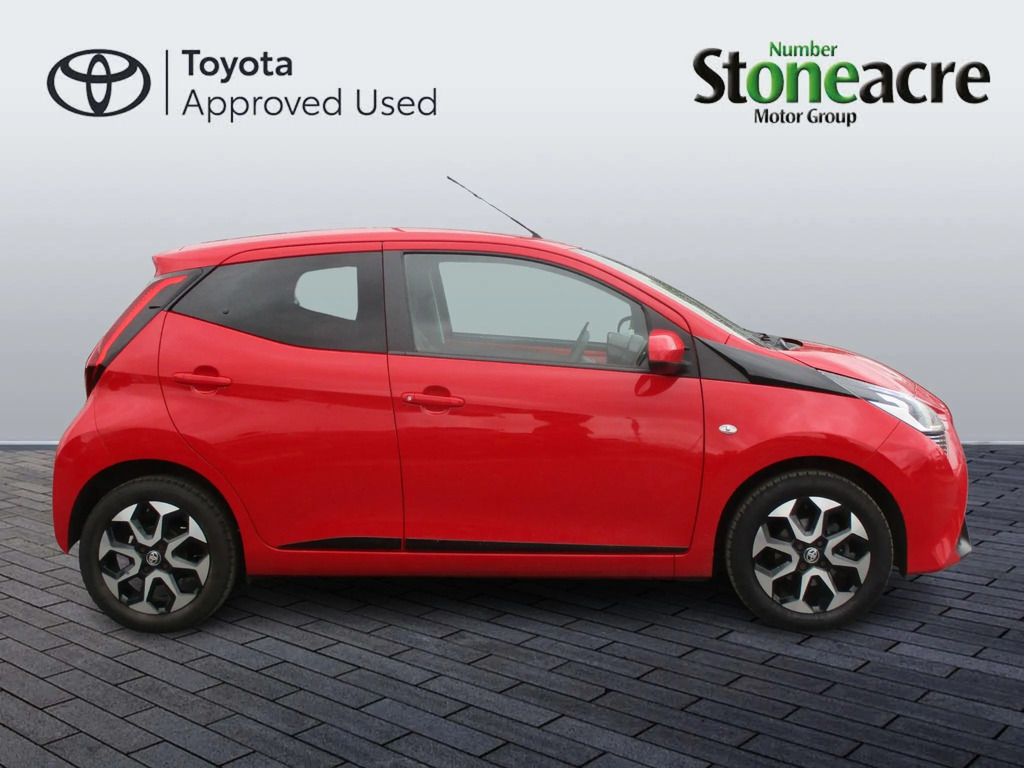 Toyota Aygo 1.0 Vvt-i X-trend Tss KP71HFL Red #2