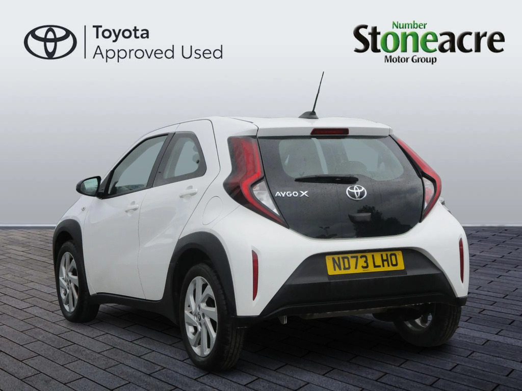 Toyota Aygo X 1.0 Vvt-i Pure ND73LHO  #4