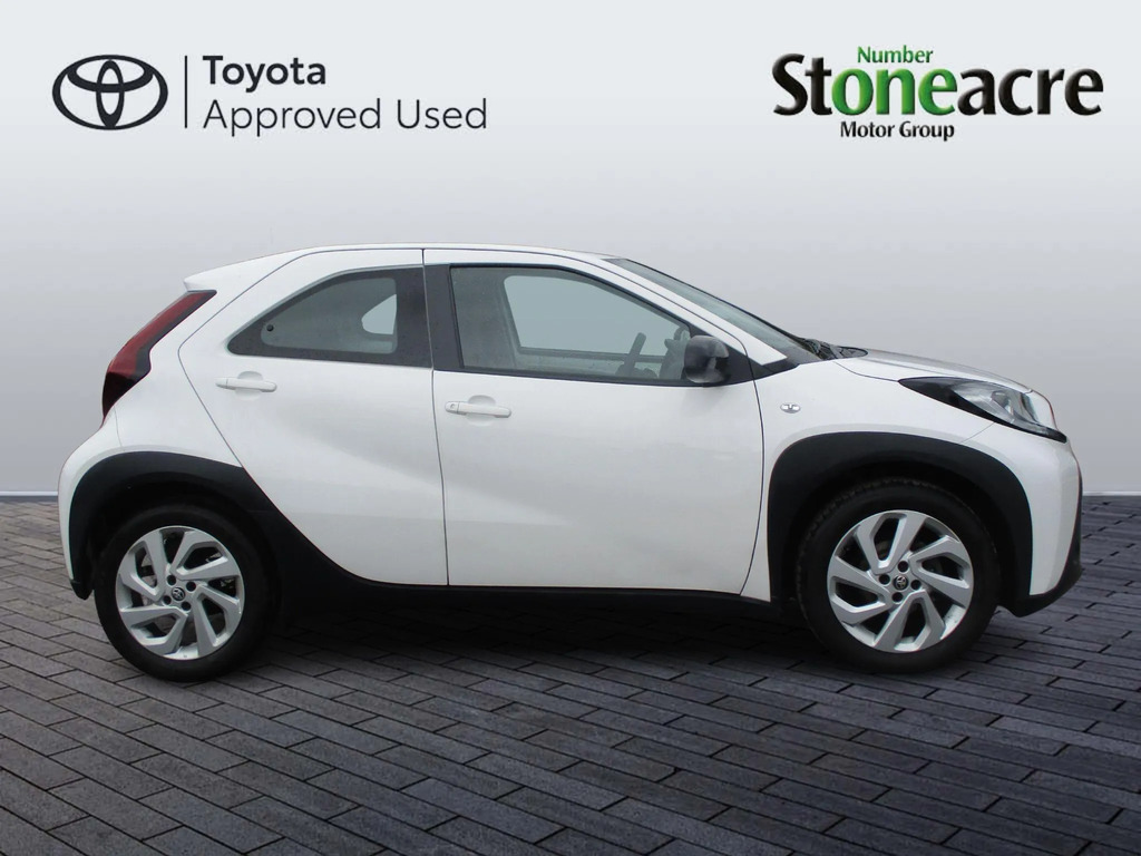 Toyota Aygo X 1.0 Vvt-i Pure ND73LHO  #2