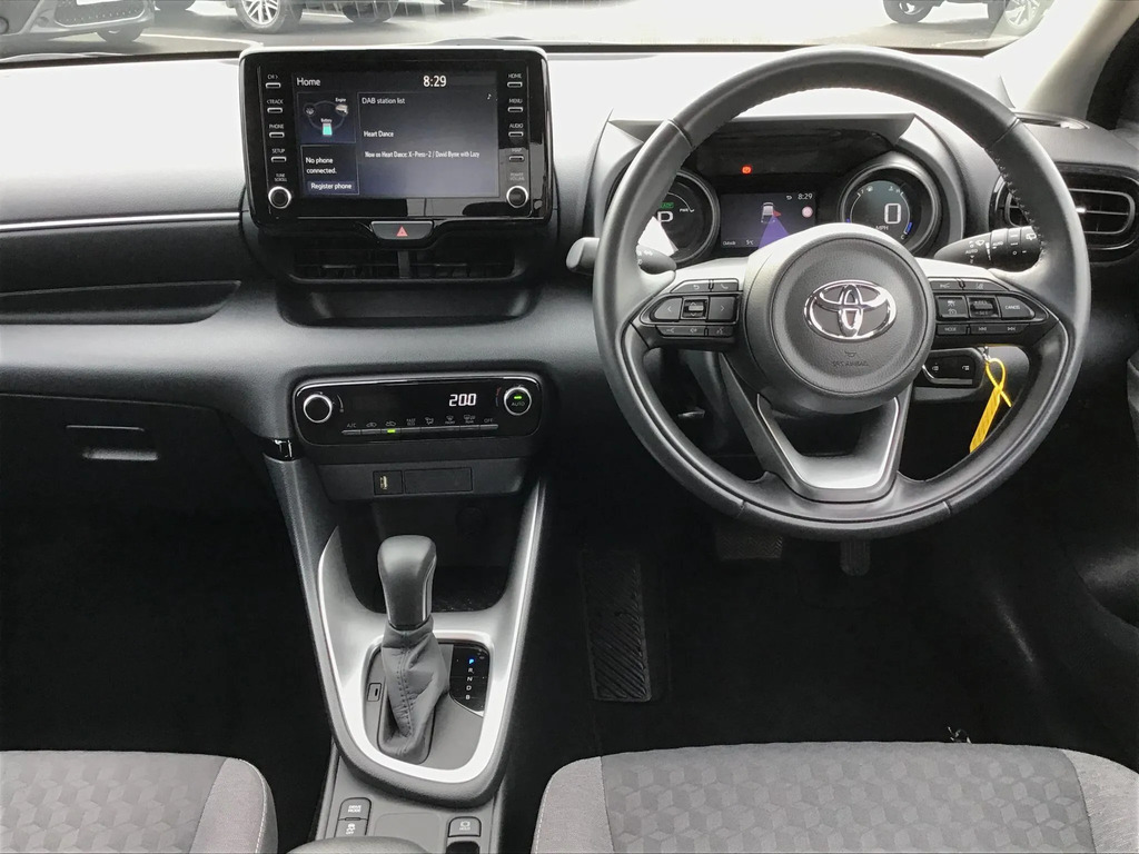 Toyota Yaris 1.5 Hybrid Design NL71YYM #6