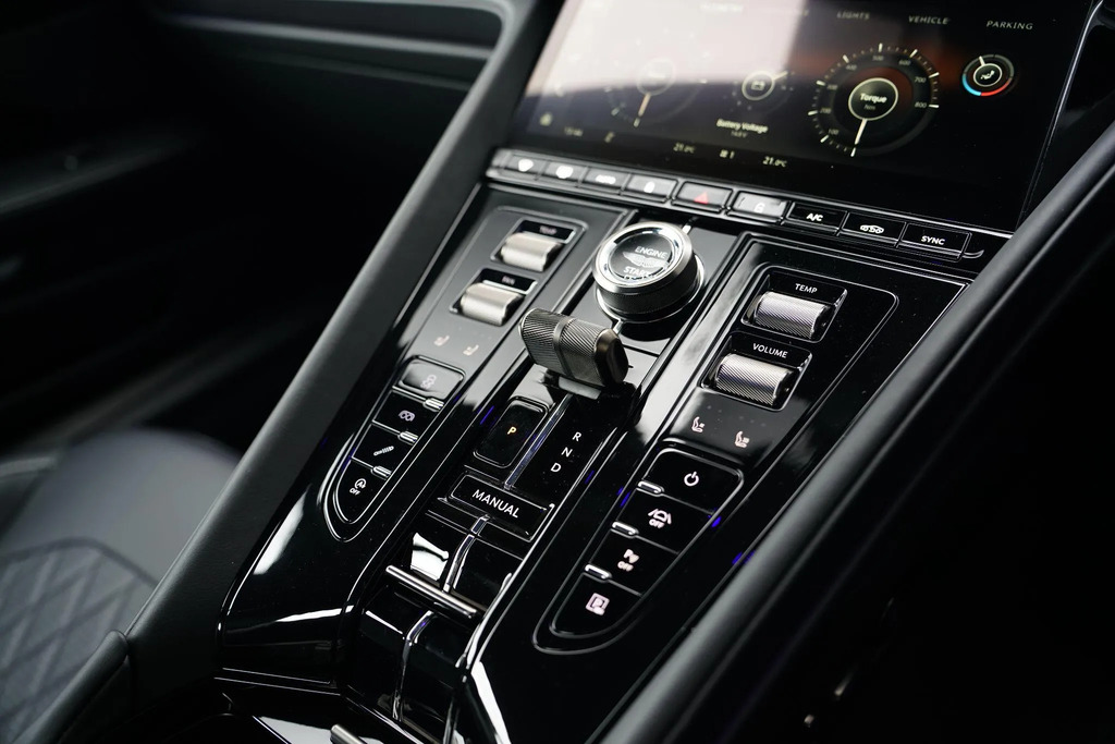 Aston Martin DB12 Db12 V8 Coupe Green #14