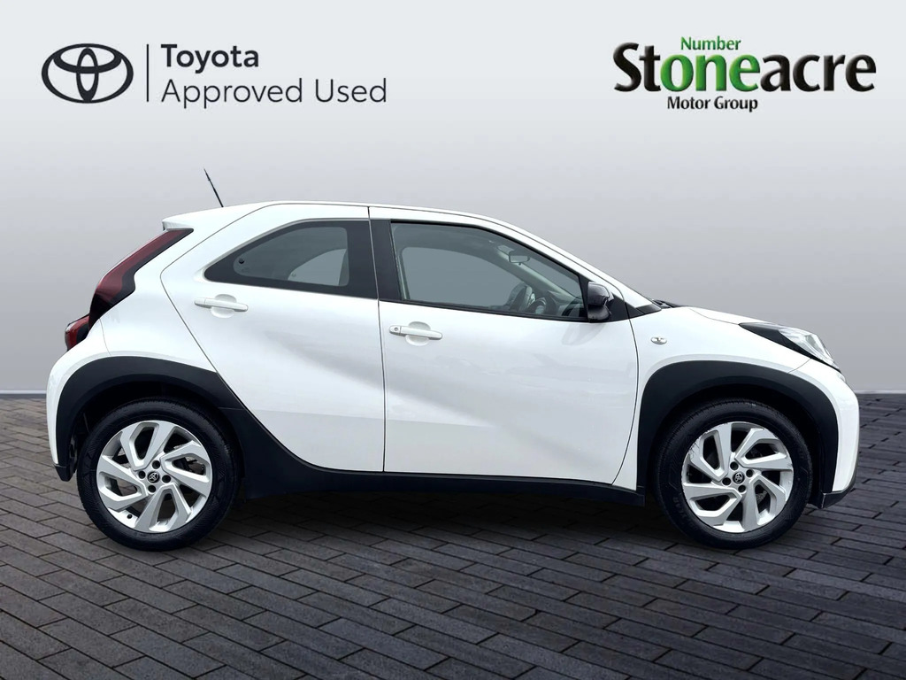 Toyota Aygo X 1.0 Vvt-i Pure CV23HMU  #2