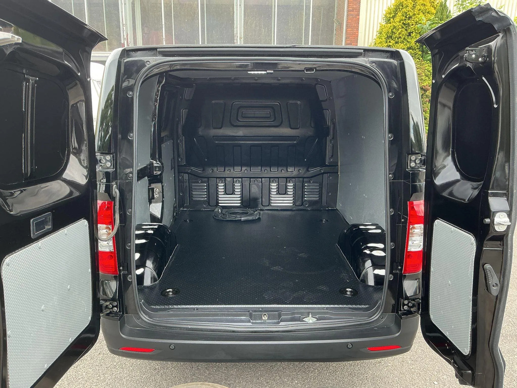 Maxus eDeliver 3 90Kw H1 Van 50.2Kwh White #21