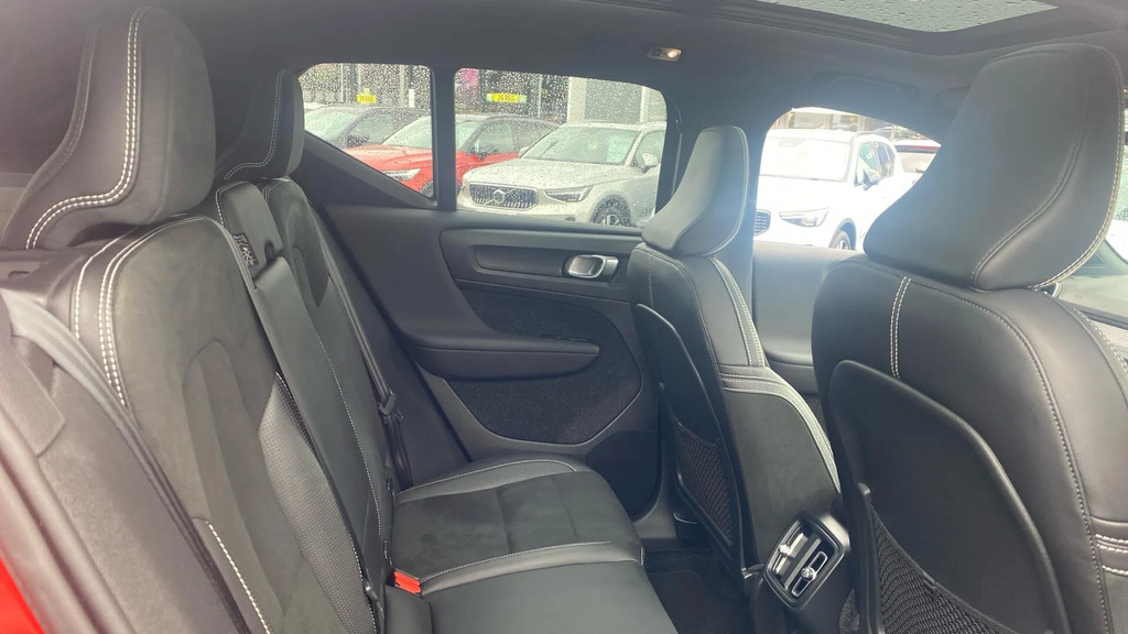 Volvo XC40 R-design Pro, D4 Awd KX19MJP  #6