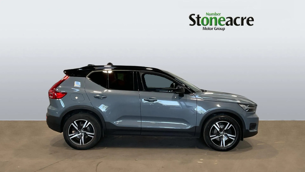 Volvo XC40 R-design B4 197 Hp YY71VNS #3