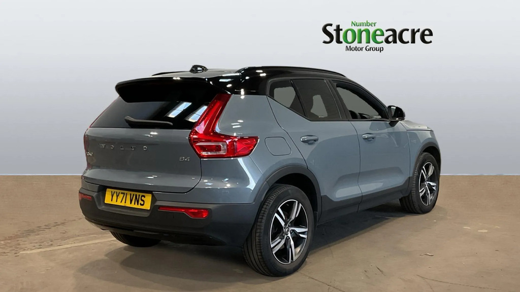 Volvo XC40 R-design B4 197 Hp YY71VNS #2