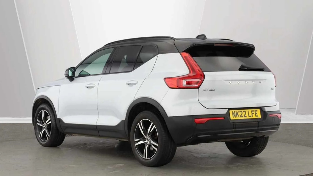 Volvo XC40 2.0 B3p Plus Dark  #3