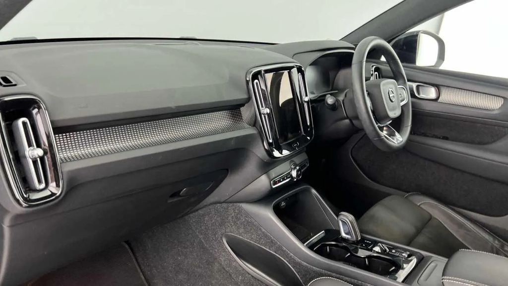 Volvo XC40 2.0 B3p Plus Dark  #6