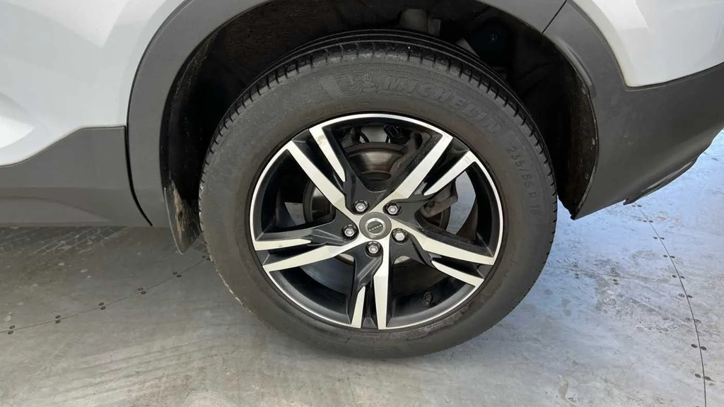 Volvo XC40 2.0 B3p Plus Dark  #4