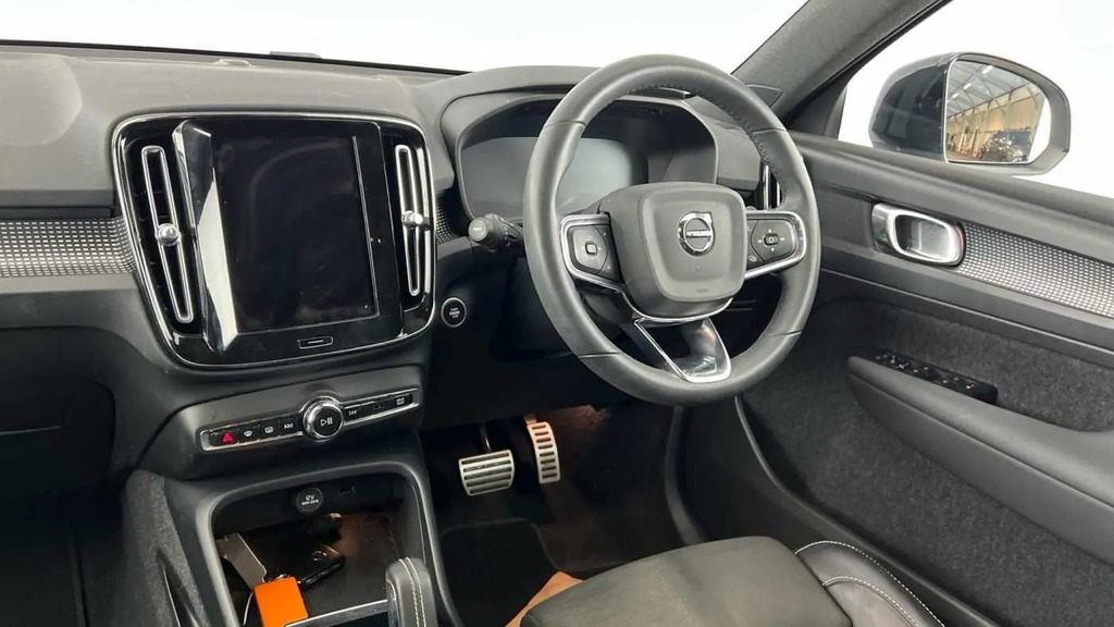 Volvo XC40 2.0 B3p Plus Dark  #8