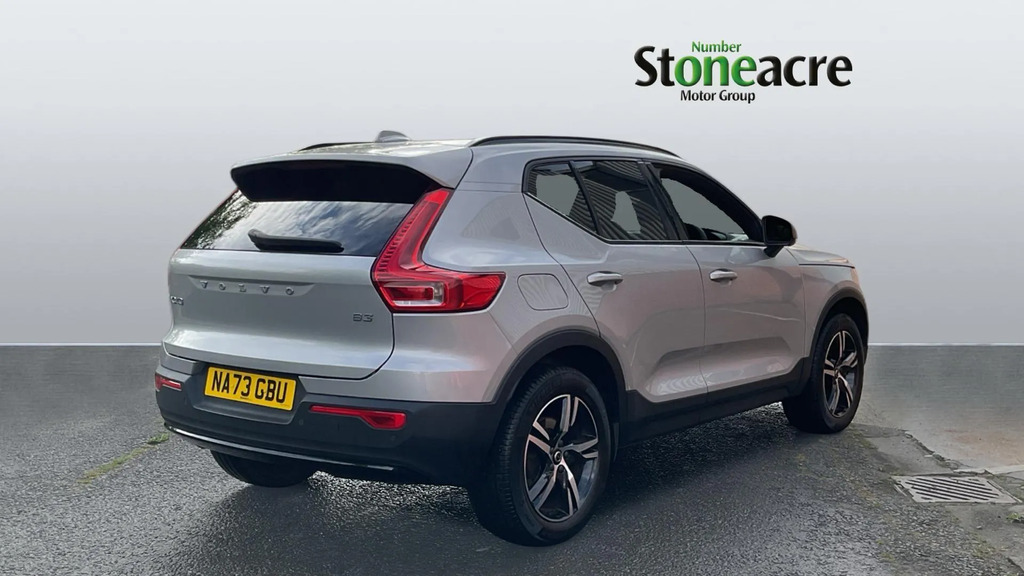 Volvo XC40 2.0 B3p Plus Dark NA73GBU #2