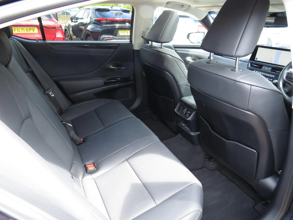 Lexus ES 300H 2.5 F-sport Cvt Silver #17