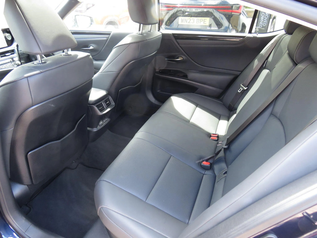 Lexus ES 300H 2.5 F-sport Cvt Silver #18