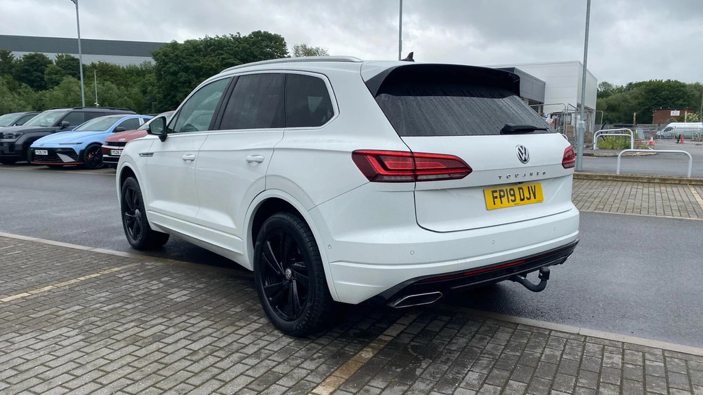 Volkswagen Touareg 3.0 Tdi V6 R-line Tech Tiptronic 4Motion Euro 6 S White #4