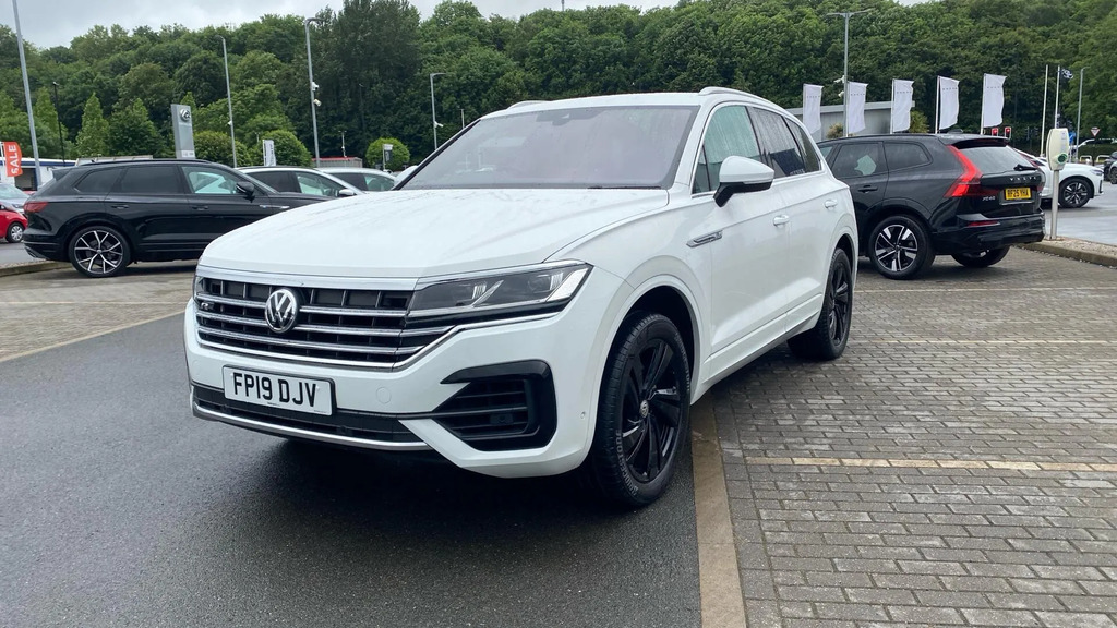 Volkswagen Touareg 3.0 Tdi V6 R-line Tech Tiptronic 4Motion Euro 6 S White #3