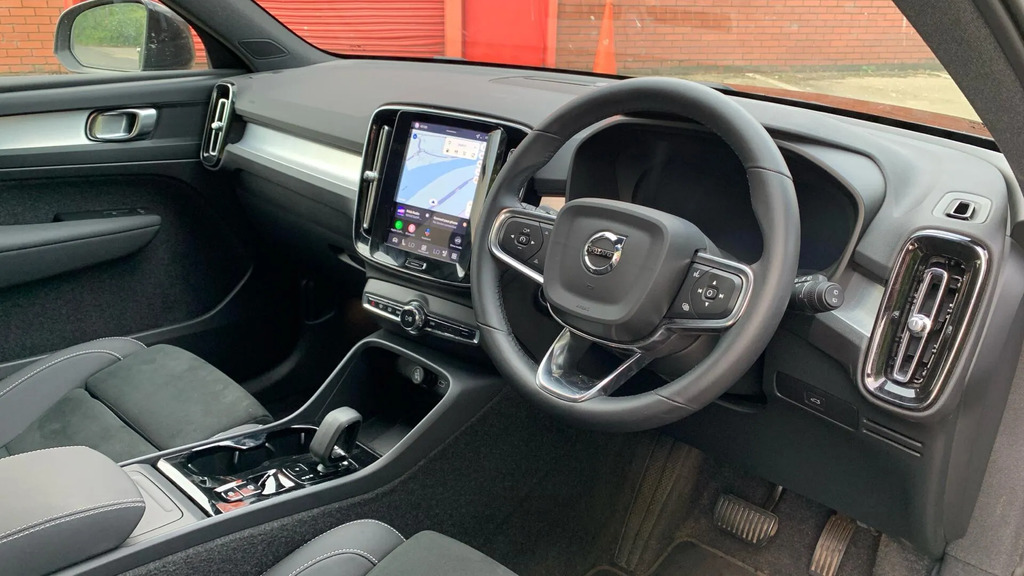 Volvo XC40 2.0 B4p Plus Dark RO75AUW #4