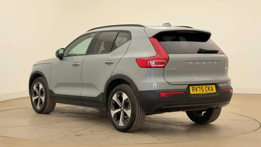 Volvo XC40 2.0 B4p Plus Dark RV75CKA #4