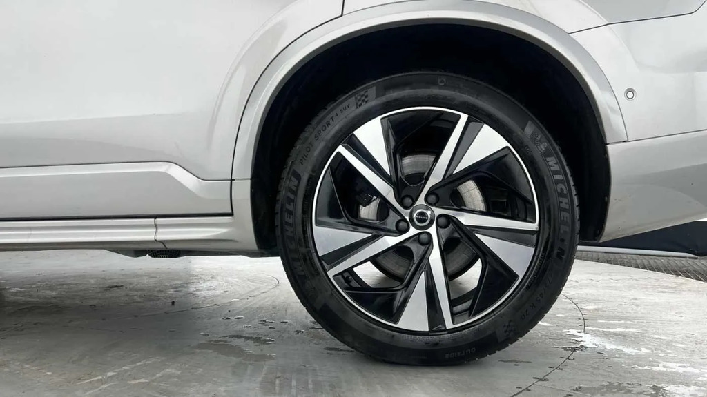 Volvo XC90 2.0 B5d 235 Plus Dark WG72KFJ #4