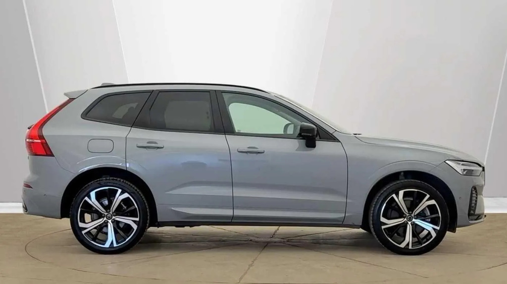 Volvo XC60 2.0 B5 Mhev Ultra Dark Awd Euro 6 Ss RV25TFK  #2