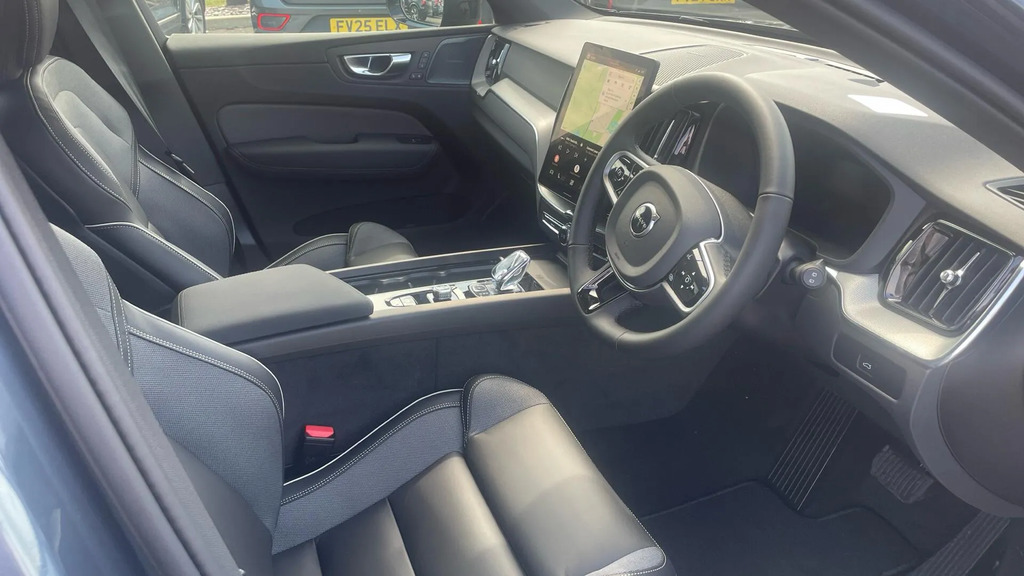 Volvo XC60 2.0 B5 Mhev Plus Black Edition Awd Euro 6 S ND26LYP  #3