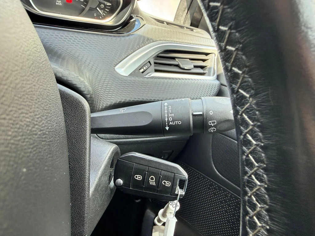 Peugeot 208 Active  #16