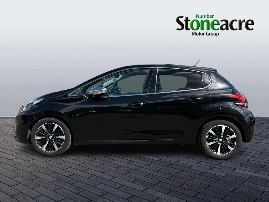 Peugeot 208 1.2 Puretech Allure Premium Hatchback M  #6