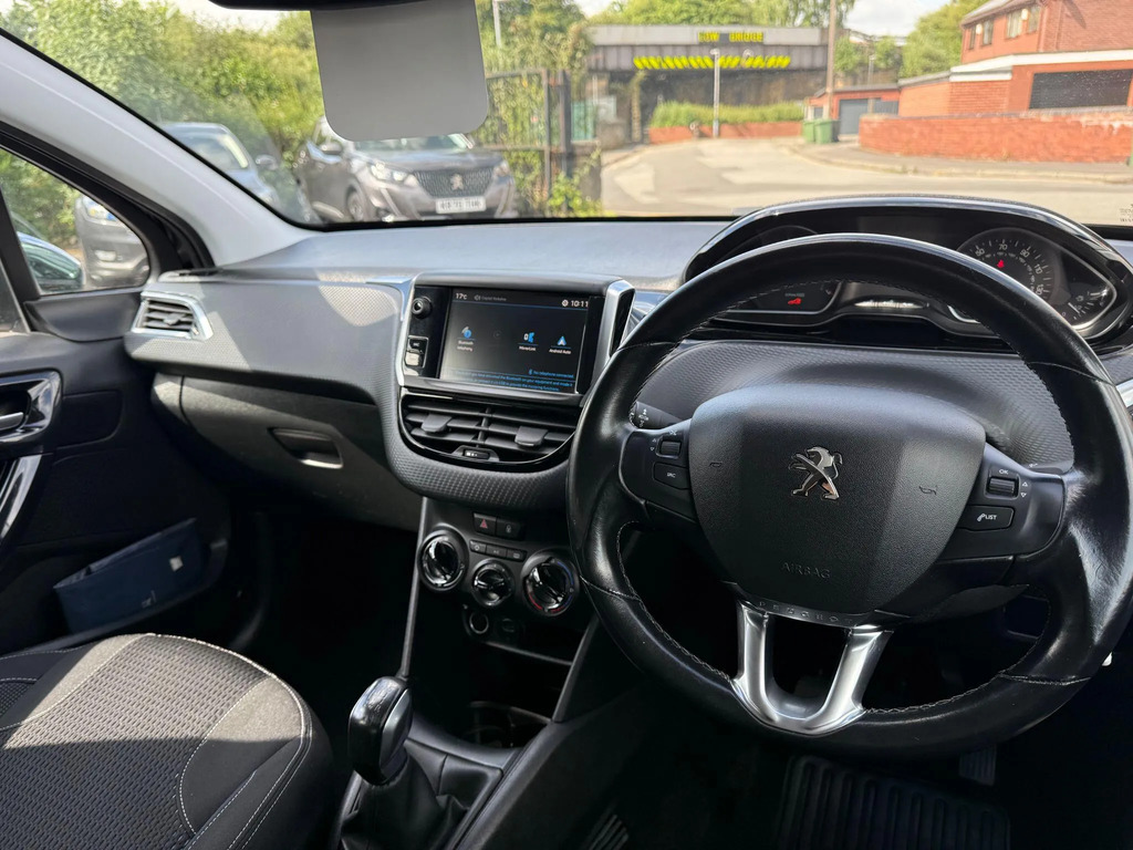 Peugeot 208 Active  #9