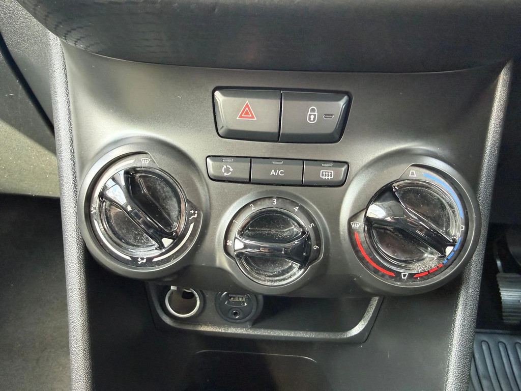 Peugeot 208 Active  #18