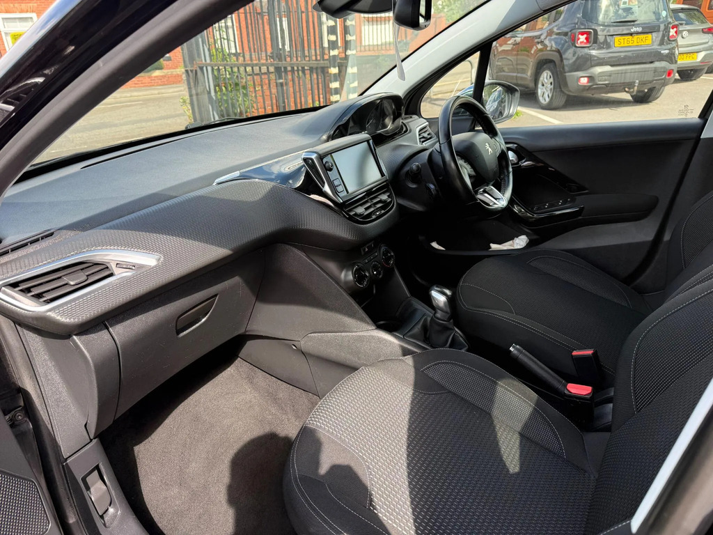 Peugeot 208 Active  #27