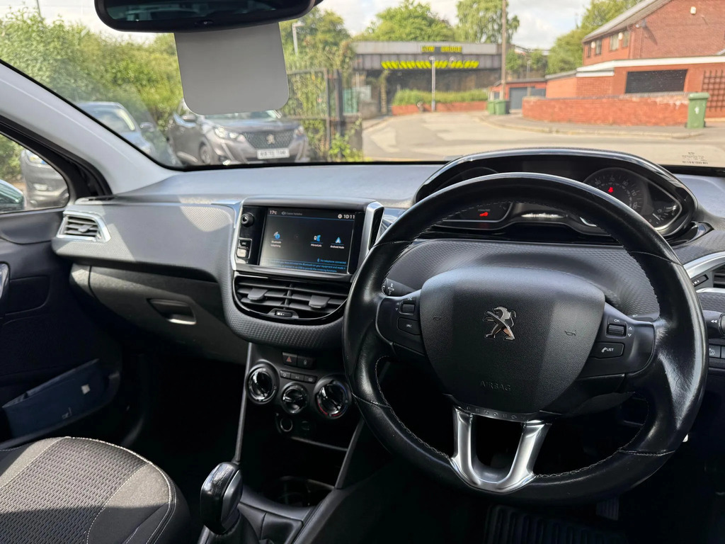 Peugeot 208 Active  #8