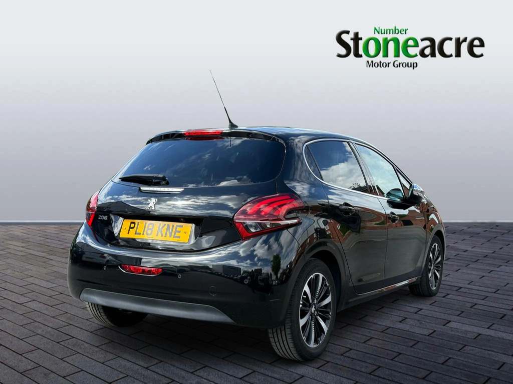 Peugeot 208 1.2 Puretech Allure Premium Hatchback M  #3