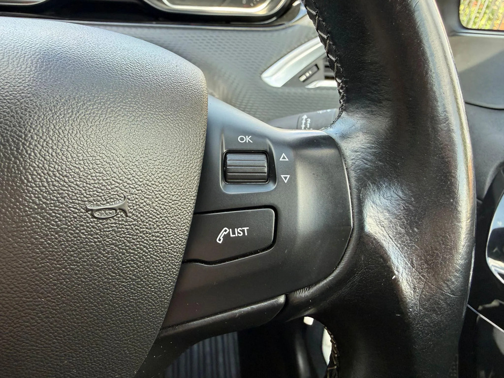 Peugeot 208 Active  #15