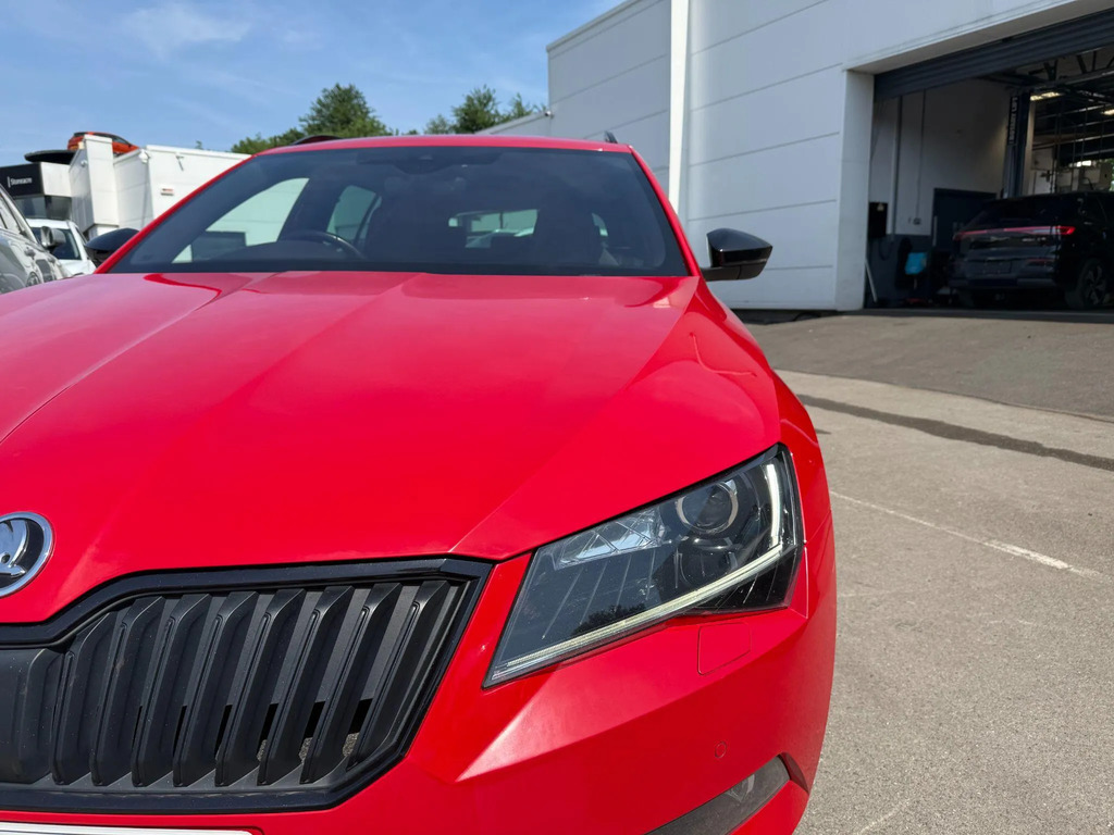 Skoda Superb 2.0 Sportline Tdi 148 Bhp Red #10
