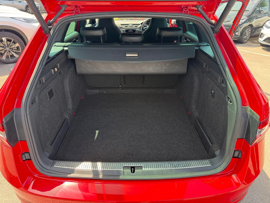 Skoda Superb 2.0 Sportline Tdi 148 Bhp Red #12
