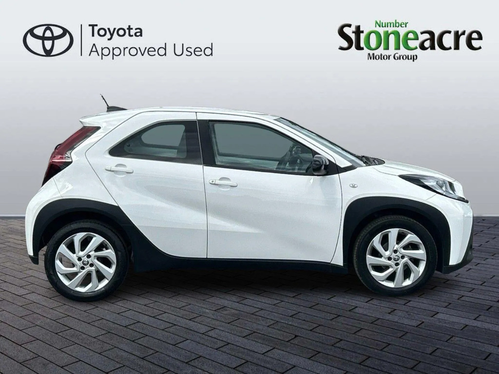 Toyota Aygo X 1.0 Vvt-i Pure  #2