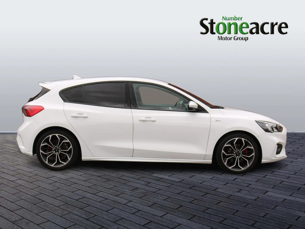 Ford Focus 1.0T Ecoboost St-line X Hatchback Manua White #2