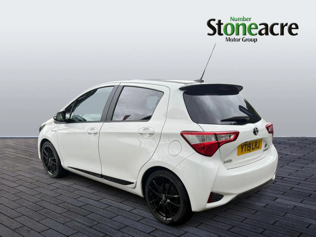 Toyota Yaris 1.5 Hybrid Gr-sport Cvt White #4